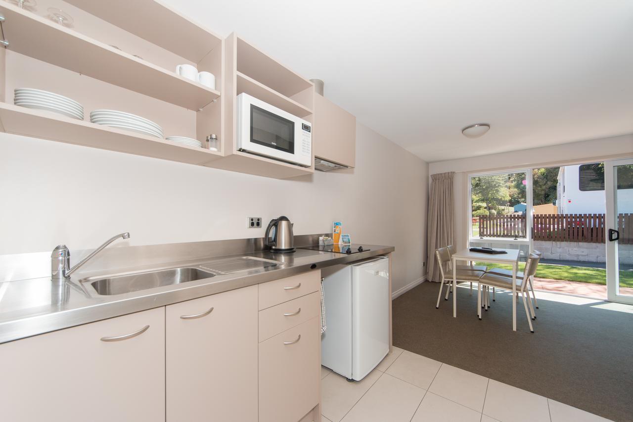 דנידין Aaron Lodge Holiday Park מראה חיצוני תמונה