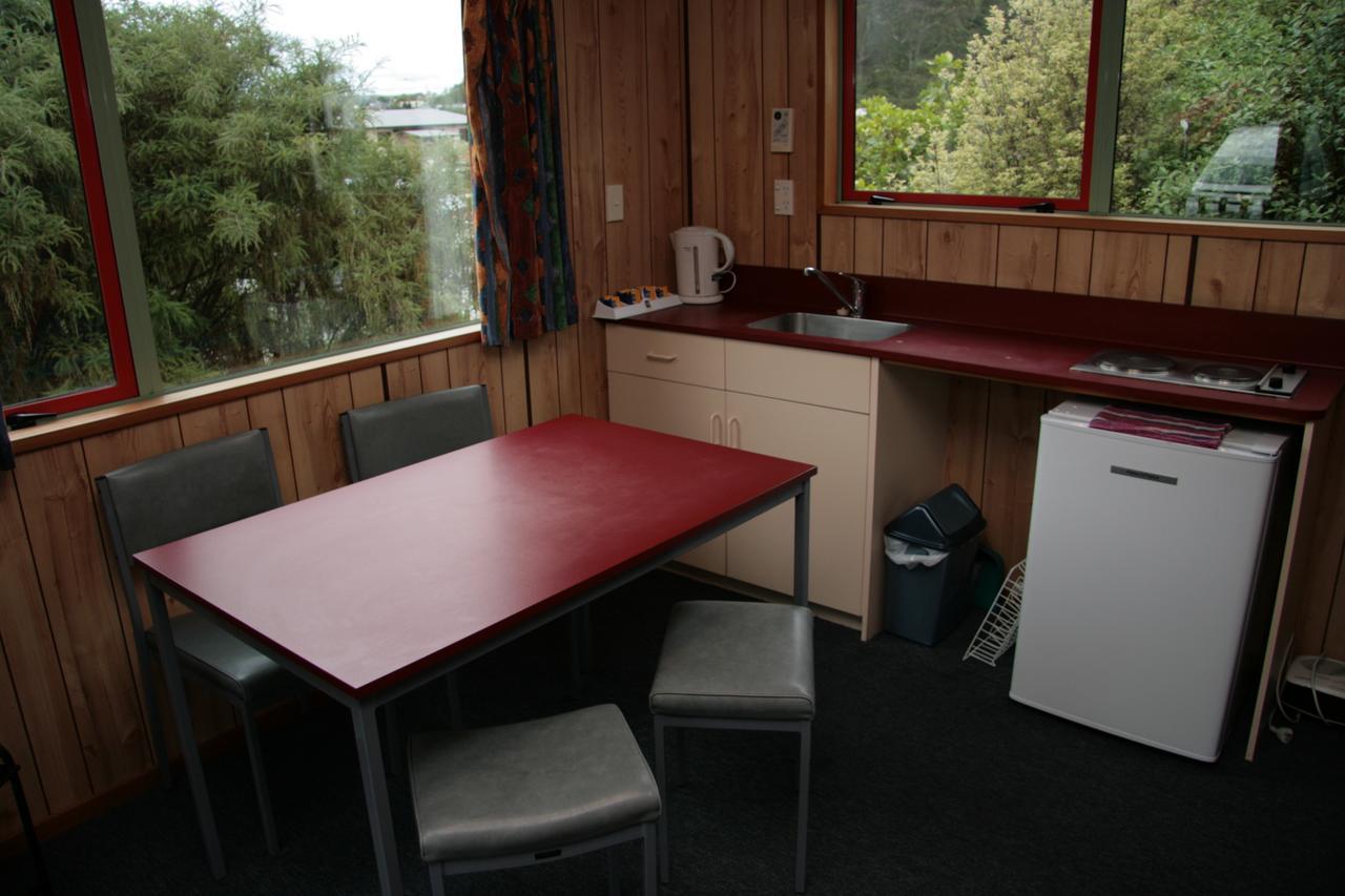 דנידין Aaron Lodge Holiday Park מראה חיצוני תמונה
