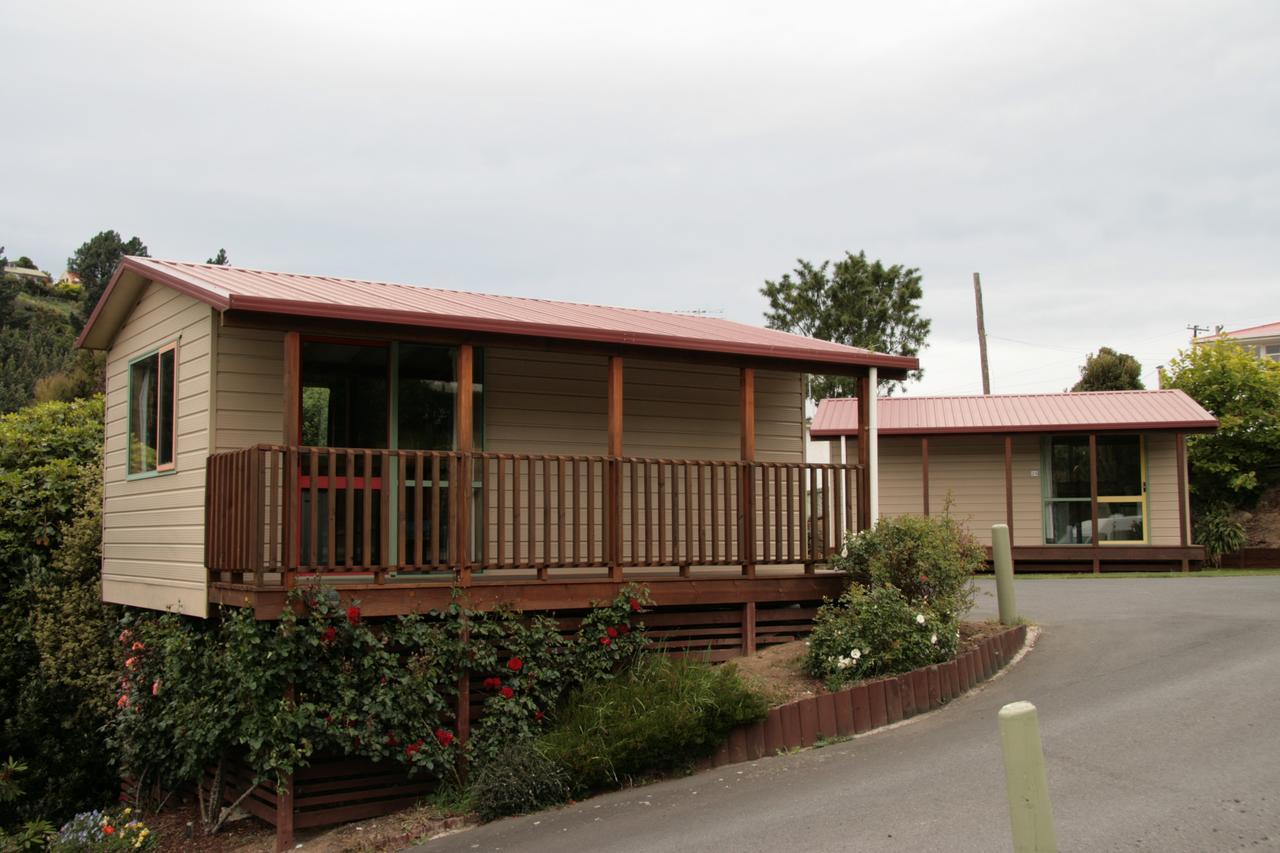 דנידין Aaron Lodge Holiday Park מראה חיצוני תמונה