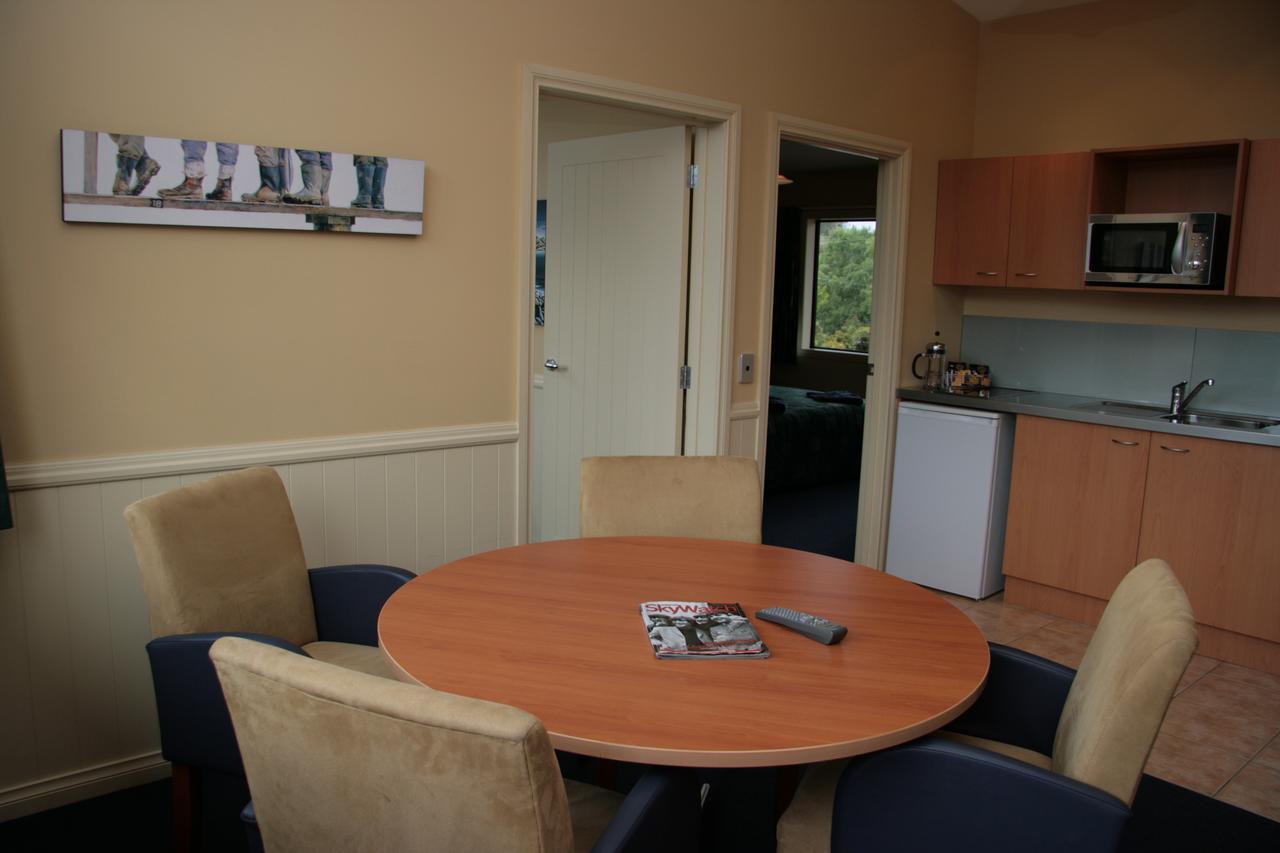 דנידין Aaron Lodge Holiday Park מראה חיצוני תמונה