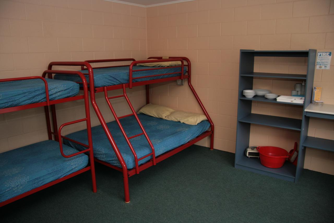 דנידין Aaron Lodge Holiday Park מראה חיצוני תמונה