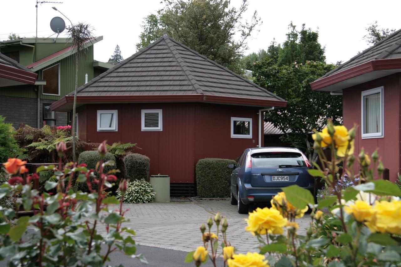 דנידין Aaron Lodge Holiday Park מראה חיצוני תמונה