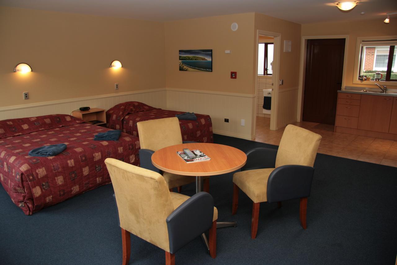 דנידין Aaron Lodge Holiday Park מראה חיצוני תמונה