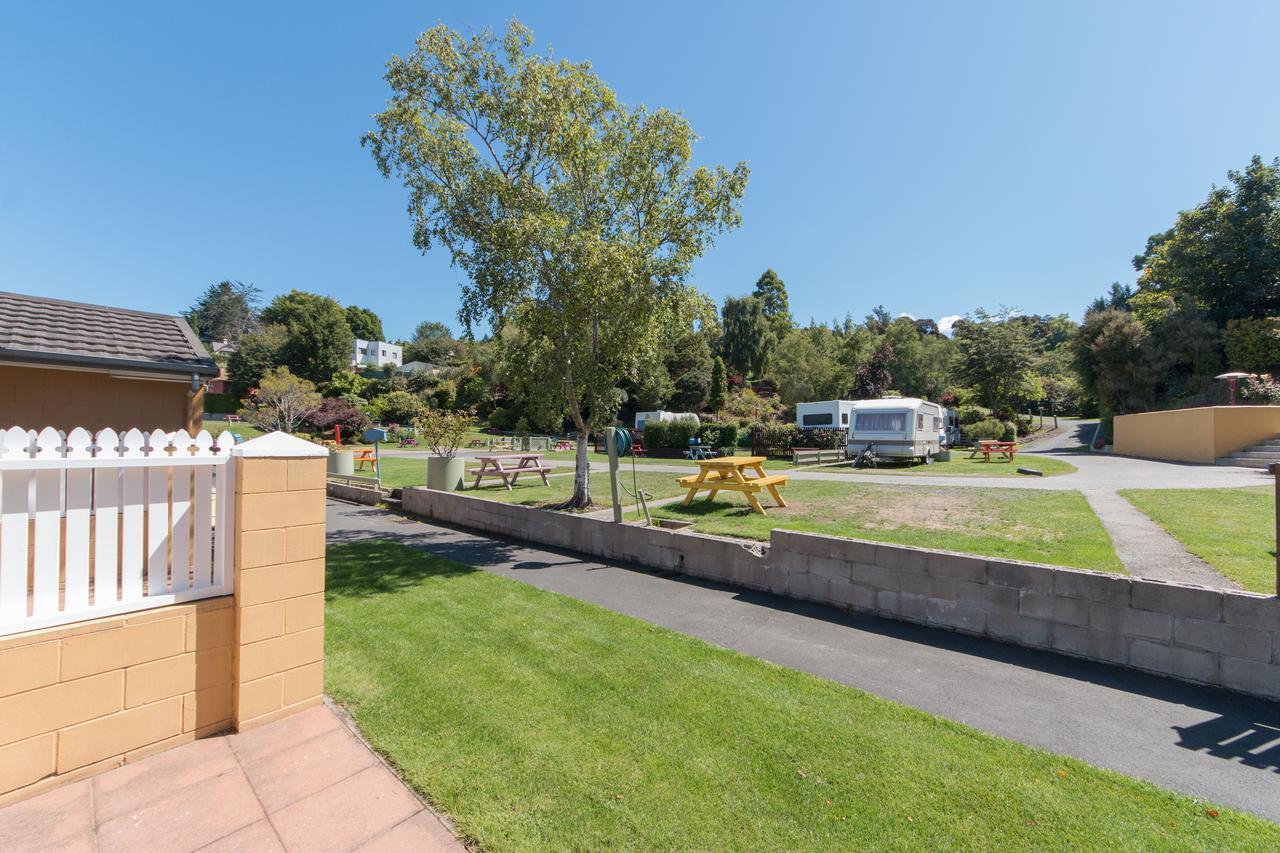 דנידין Aaron Lodge Holiday Park מראה חיצוני תמונה